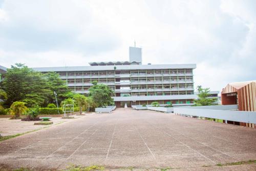 Fac.-of-Agric-Front-View